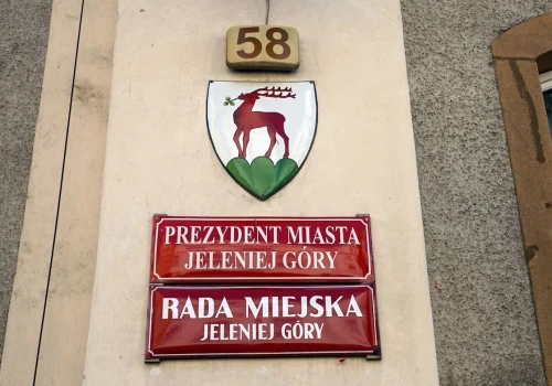 TYLKO U NAS. Kulisy jeleniogórskiej afery mieszkaniowej