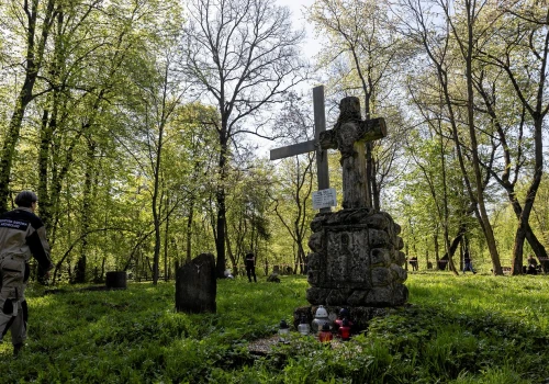 Ekshumacje w dwóch kolejnych wsiach na Wołyniu. Do tej pory odnaleziono tam szczątki prawie 700 Polaków