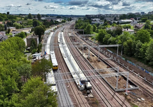 Kraków Batowice zyska nowe perony i kładkę z windami. Wielka modernizacja stacji kolejowej