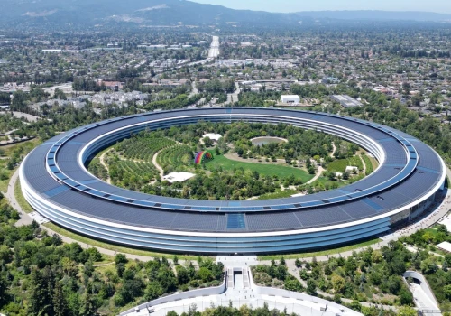 Szykuje się starcie dwóch gigantów. Apple stawia poważne oskarżenia
