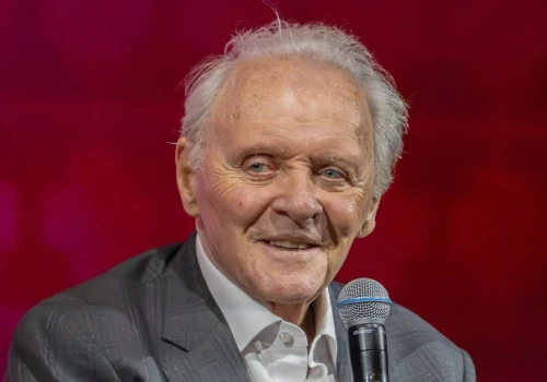 Nie tylko aktor. Anthony Hopkins zaskakuje muzycznym debiutem