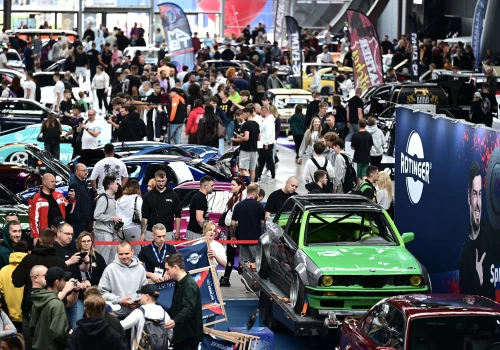Tysiące pasjonatów motoryzacji, setki wyjątkowych aut, wielkie emocje i niepowtarzalny klimat. Ruszył Rotinger Dub It Festival!