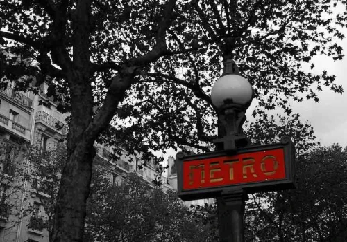 Święto narodowe Francji: utrudnienia w metrze w Paryżu