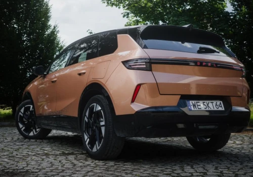 Sprawdziłem, ile pali rozładowany Grandland PHEV. Ten Opel ma jednak inny problem