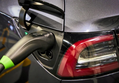 EV latem. Ile zasięgu tracisz, gdy temperatury przekraczają 32 st. C? Naukowcy podali liczby