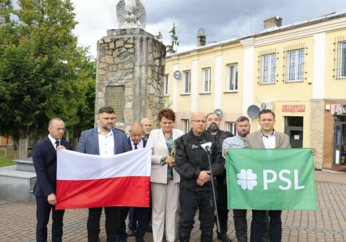 Pamięć o Obrońcach Birczy wciąż żywa. Uroczystości, apel o ekshumacje i zapowiedź Muru Pamięci przez premiera