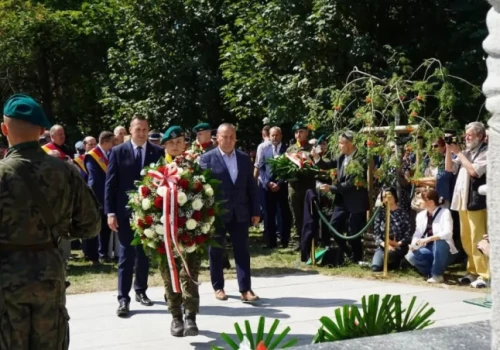 Dolny Śląsk oddał hołd Polakom – ofiarom ludobójstwa dokonanego przez OUN-UPA