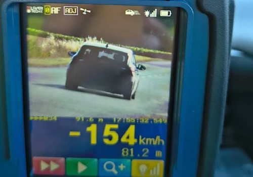 154 km/h w terenie zabudowanym. 23-latek pędził jak szalony, stracił prawo jazdy