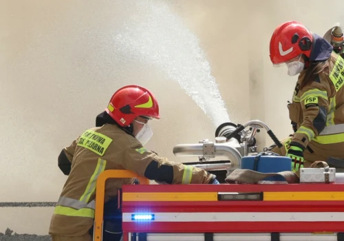 Straż Pożarna przyjmuje do pracy i kusi pensją. Takie zarobki dla rozpoczynających służbę