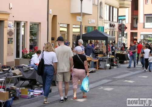 Wakacyjny jarmark na rybnickim deptaku. Byli stali wystawcy, ale nie zabrakło też nowych twarzy