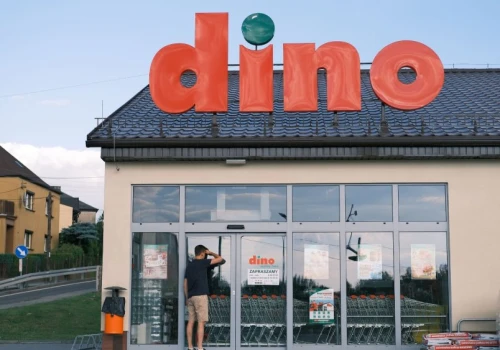 Te produkty znikają z Dino i aptek przez decyzję GIS. Polacy, sprawdźcie szafki
