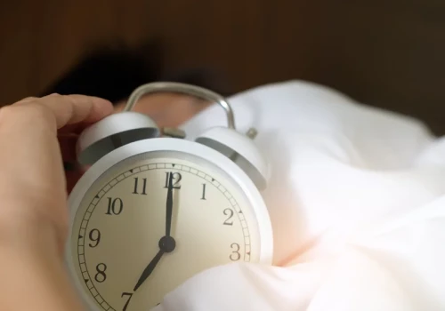 Drzemki o tej porze są niebezpieczne dla seniorów? Liczba zgonów o 30 proc. większa