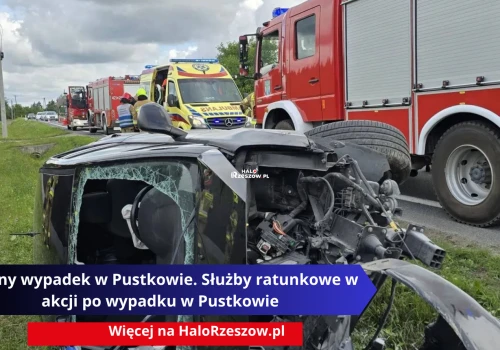 Groźny wypadek w Pustkowie. Służby ratunkowe w akcji po wypadku w Pustkowie