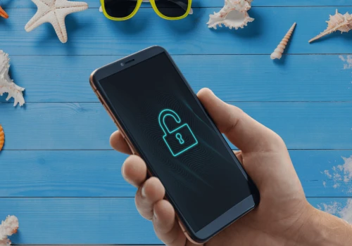 Cyberbezpieczne wakacje. Na co uważać podczas wyjazdu?