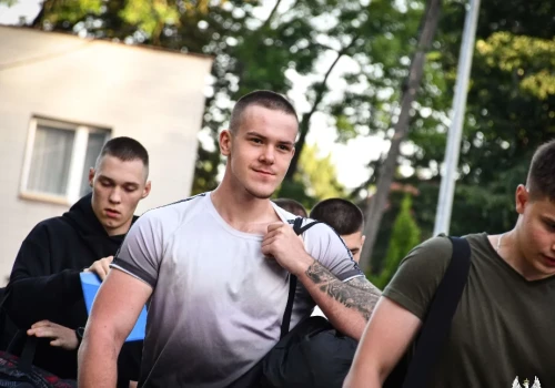„Wakacje z WOT”. Blisko 150 ochotników rozpoczęło szkolenie w 5 Mazowieckiej Brygadzie Obrony Terytorialnej