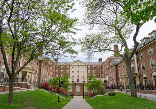 Profesor z Brown University udowodnił masowe oszustwa z ChatGPT na egzaminie