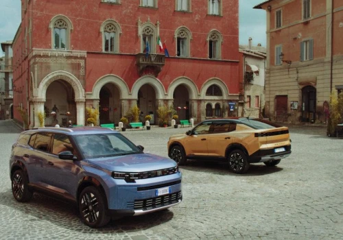Nowy Fiat Grizzly i Grizzly Fastback oficjalnie. 4,5 metra, bagażnik 600 litrów i 145 KM. Wiemy kiedy będą w salonach
