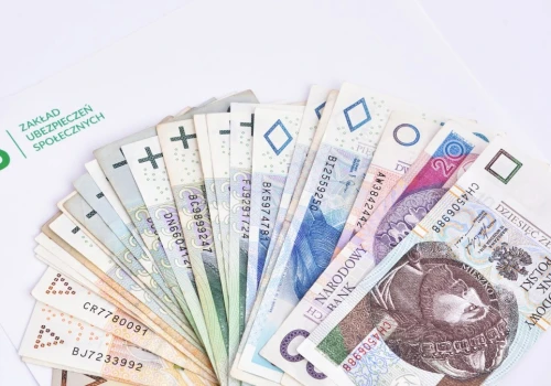 Tyle wynosi renta socjalna w 2026. Dorabianie jest możliwe, ale z limitem