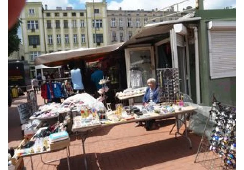 Łódź: Zielony Rynek przejdzie gruntowną modernizację. Powstanie tu hala z parkingiem i restauracją. Czy kupcy widzą w tym szansę na ożywienie?