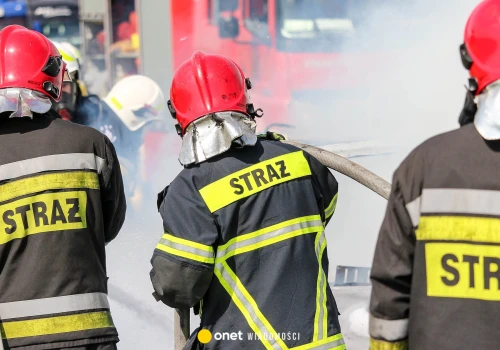 Akcja strażaków po pożarze na Dolnym Śląsku trwa. Jest apel do mieszkańców