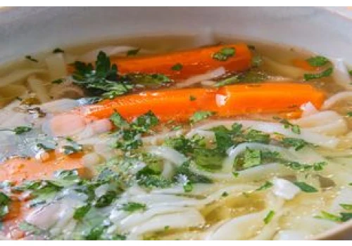 Wlewam odrobinę do rosołu, bo działa lepiej niż maggi. Ten trik stosują nawet szefowie kuchni