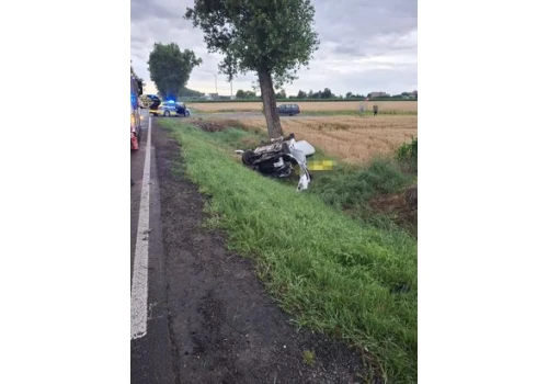 TRAGEDIA NA DRODZE! 28-latek zginął po dramatycznym dachowaniu w Żerdzinach