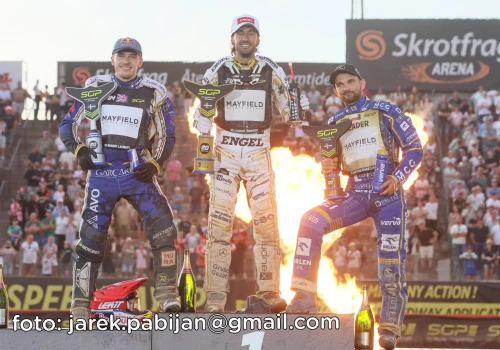 Żużel. Pogodził faworytów w finale! Thomsen mówi o pokonaniu Zmarzlika i Lamberta