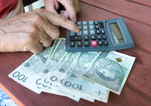 Pensja do 11 tys. zł i jedna zmiana. W tej pracy nie wymagają wykształcenia