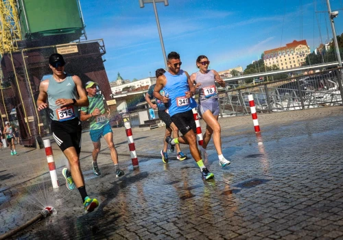 Szczecin znów pobiegnie nad Odrą. Kolejne Biegowe Bulwarove to będzie cały weekend atrakcji