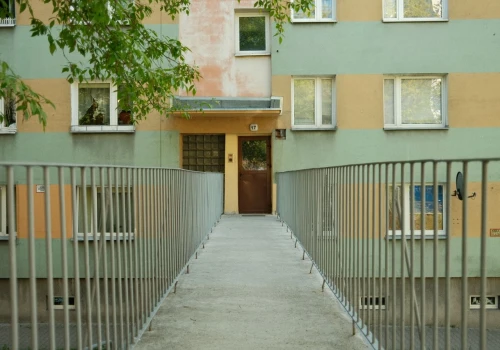 Jeden sąsiad może zablokować remont całego bloku. Rząd szykuje na to sposób