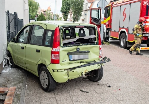 Kolizja z finałem na ścianie budynku