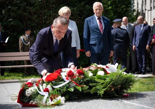 Zielona Góra. Prezydent Pabierowski: Pochyliliśmy głowy, by oddać hołd naszym rodakom