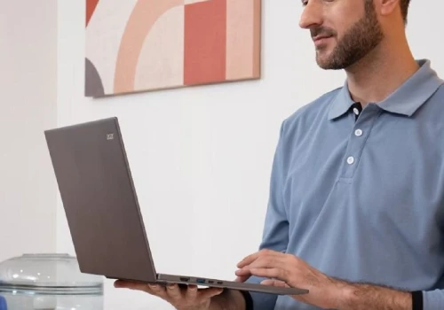 Aż 900 zł tańszy laptop z OLED-em, 32 GB RAM i baterią na 26 godzin