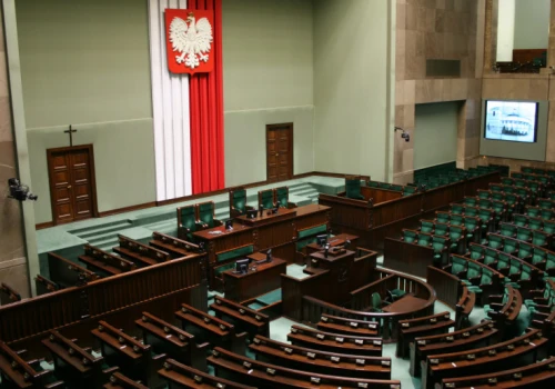 Regulacja rynku aptecznego, zakaz sprzedaży alkoholu. 15-17 lipca posiedzenie Sejmu