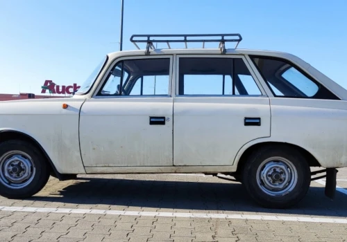 Do kupienia jest ciekawe kombi. Tyle, że to wcale nie kombi