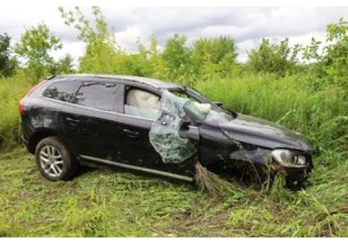Lublin: Volvo wypadło z jezdni. Kierowca nie był w stanie dmuchnąć
