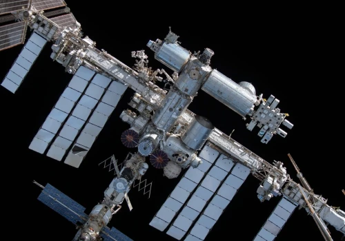 Na ISS przetestowano księżycowy materiał budowlany