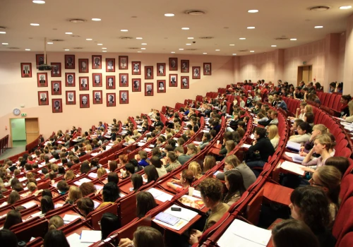 Oblany semestr nie przesądza o skreśleniu z listy studentów. Ważny wyrok NSA