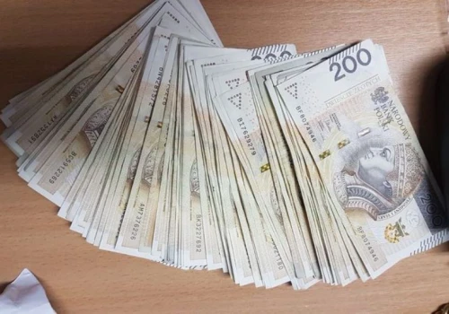 Kobieta odpowie za oszustwa metodą „na policjanta”
