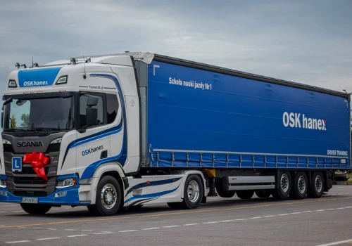 Nowa, bogato wyposażona Scania 460R Highline w wielkopolskiej szkole jazdy na C+E