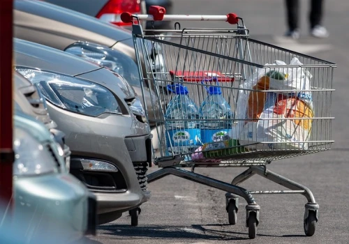 Inflacja na sklepowych półkach hamuje kolejny miesiąc z rzędu