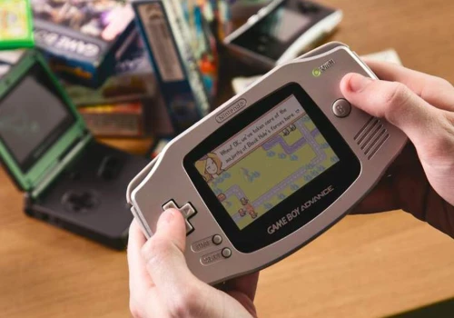 Nostalgia uderza ze zdwojoną siłą. Ayaneo ujawnia nazwę konsoli w kształcie Game Boya