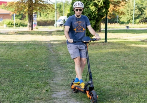 Rząd bierze się za hulajnogi elektryczne. Tych jednośladów już nie kupisz
