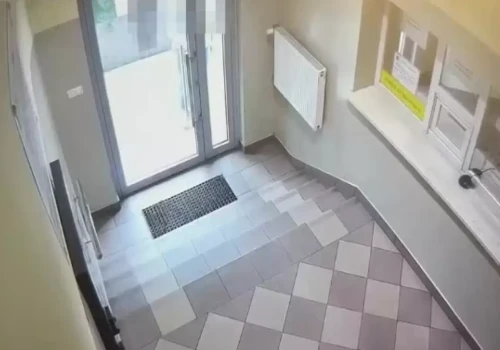 Zaparkował pod komendą... i sam przyznał się do jazdy po alkoholu. Nietypowa interwencja w Mielcu