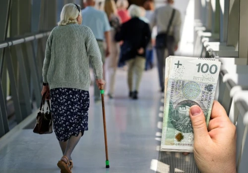 Waloryzacja emerytur i rent 2027. Rząd tnie podwyżki, a seniorzy liczą grosze