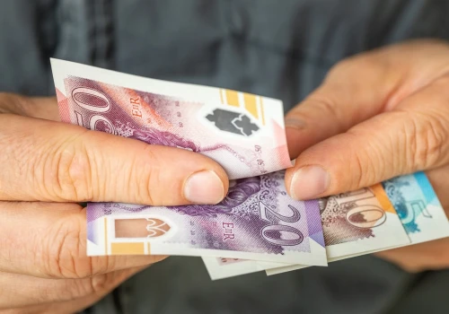 Wzrost Universal Credit w związku z podwyższeniem wieku emerytalnego
