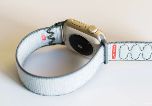 Apple Watch odpowiada za 90% smartwatchy z AI działającym lokalnie na urządzeniu
