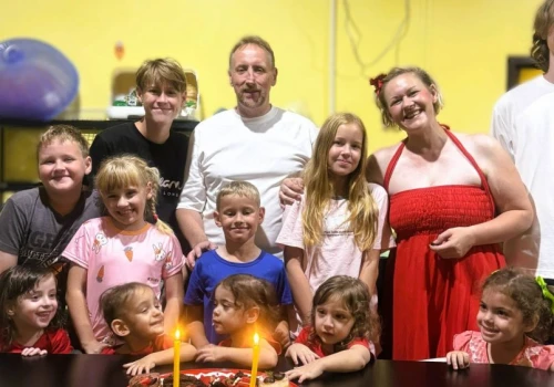 Tyle kosztuje utrzymanie 13-osobowej rodziny. Wielu osobom taka kwota się nie śniła