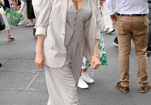 Lniany garnitur zamiast sukienki? Gwiazdy pokochały tę receptę na eleganckie letnie stylizacje