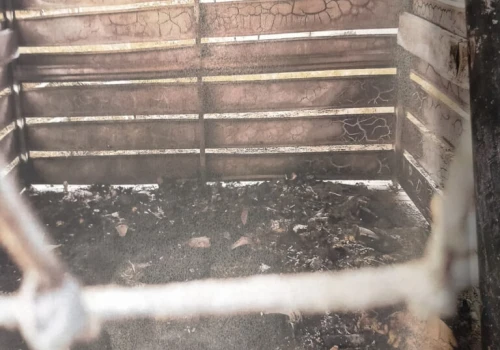 Spalona altana i uszkodzone dwa samochody – kryminalni z Pragi Północ zatrzymali podpalacza